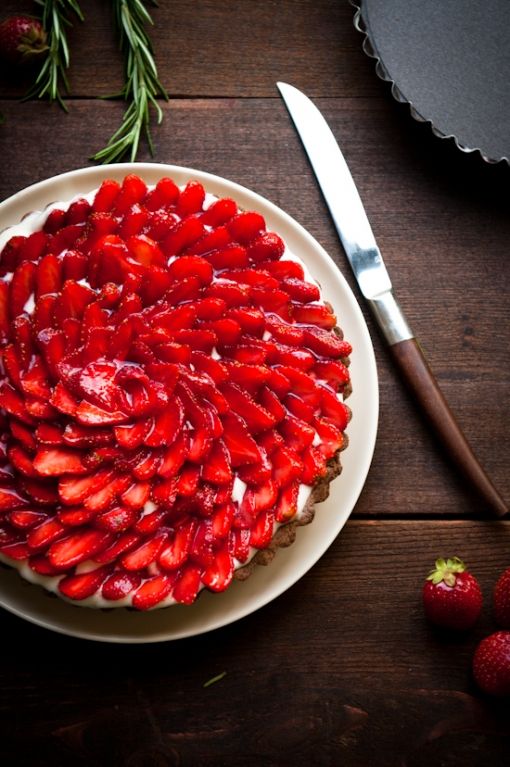 Kremalı Çilekli Tart
